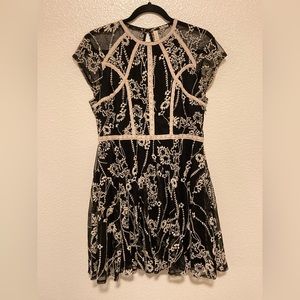 FREE PEOPLE - Classy Cocktail Dress- Lacey- Floral - Midi Dress